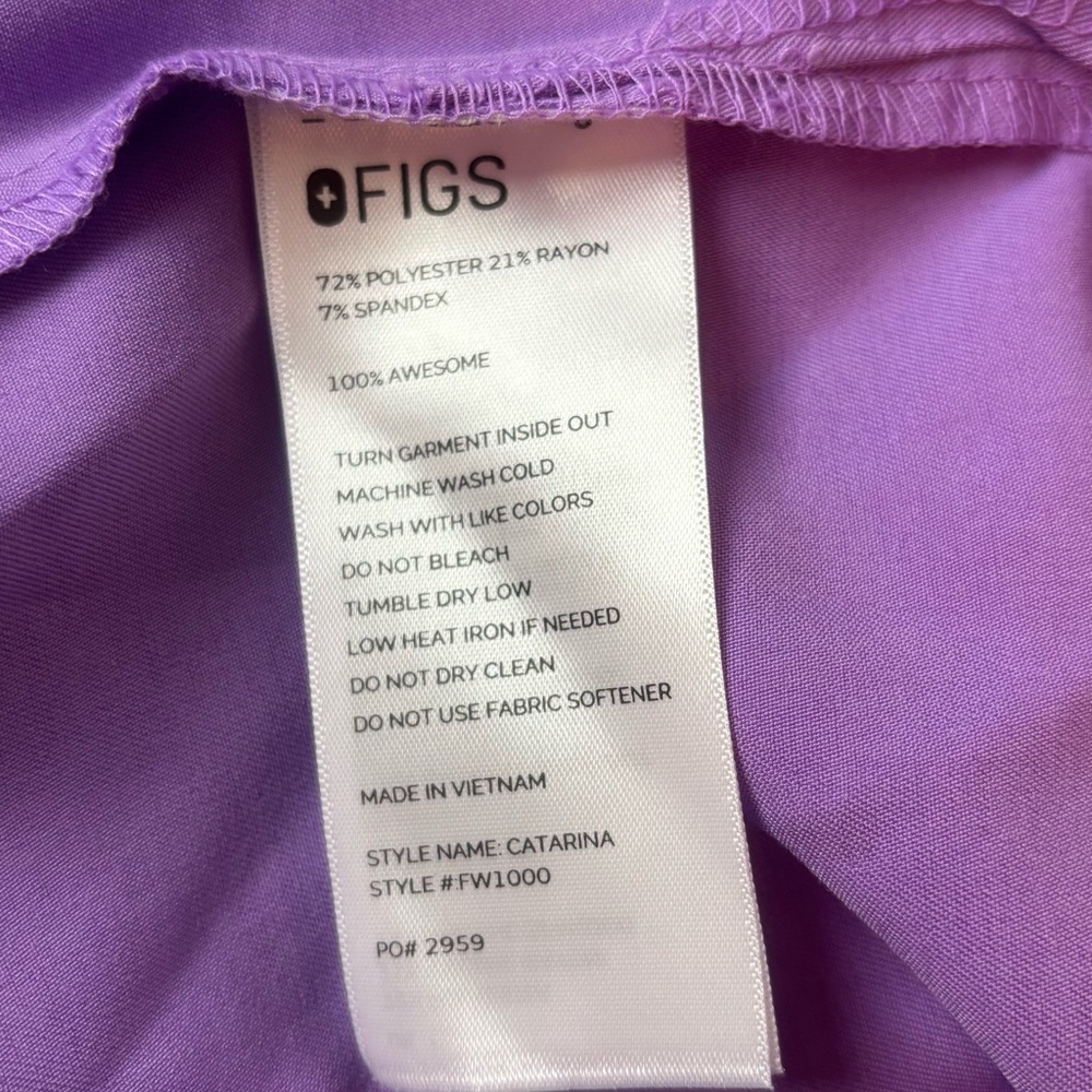 Figs lavender dawn Catarina V-Neck Medical Scrub Top - Picture 5 of 6
